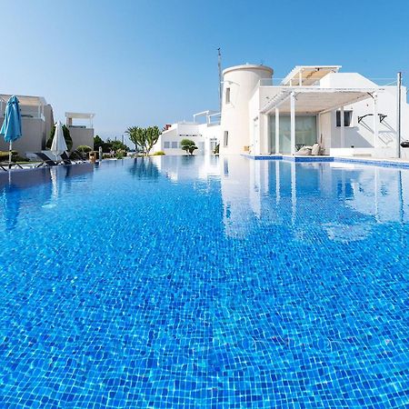 Blue Diamond Beach Villas Пафос Экстерьер фото