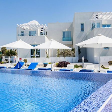 Blue Diamond Beach Villas Пафос Экстерьер фото