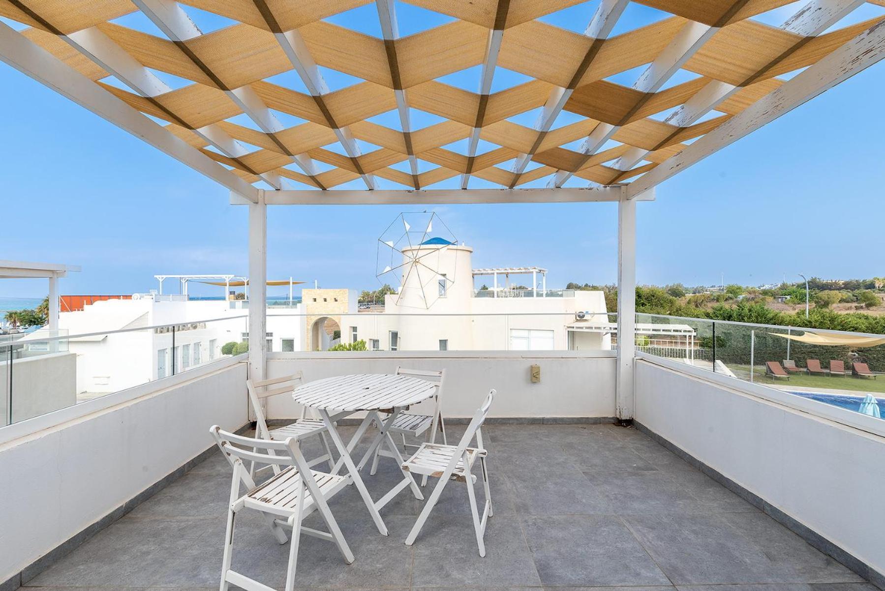 Blue Diamond Beach Villas Пафос Экстерьер фото