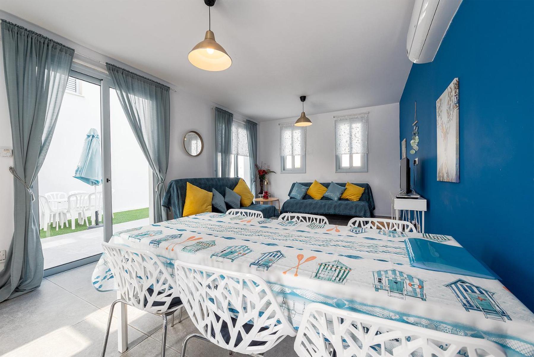 Blue Diamond Beach Villas Пафос Экстерьер фото