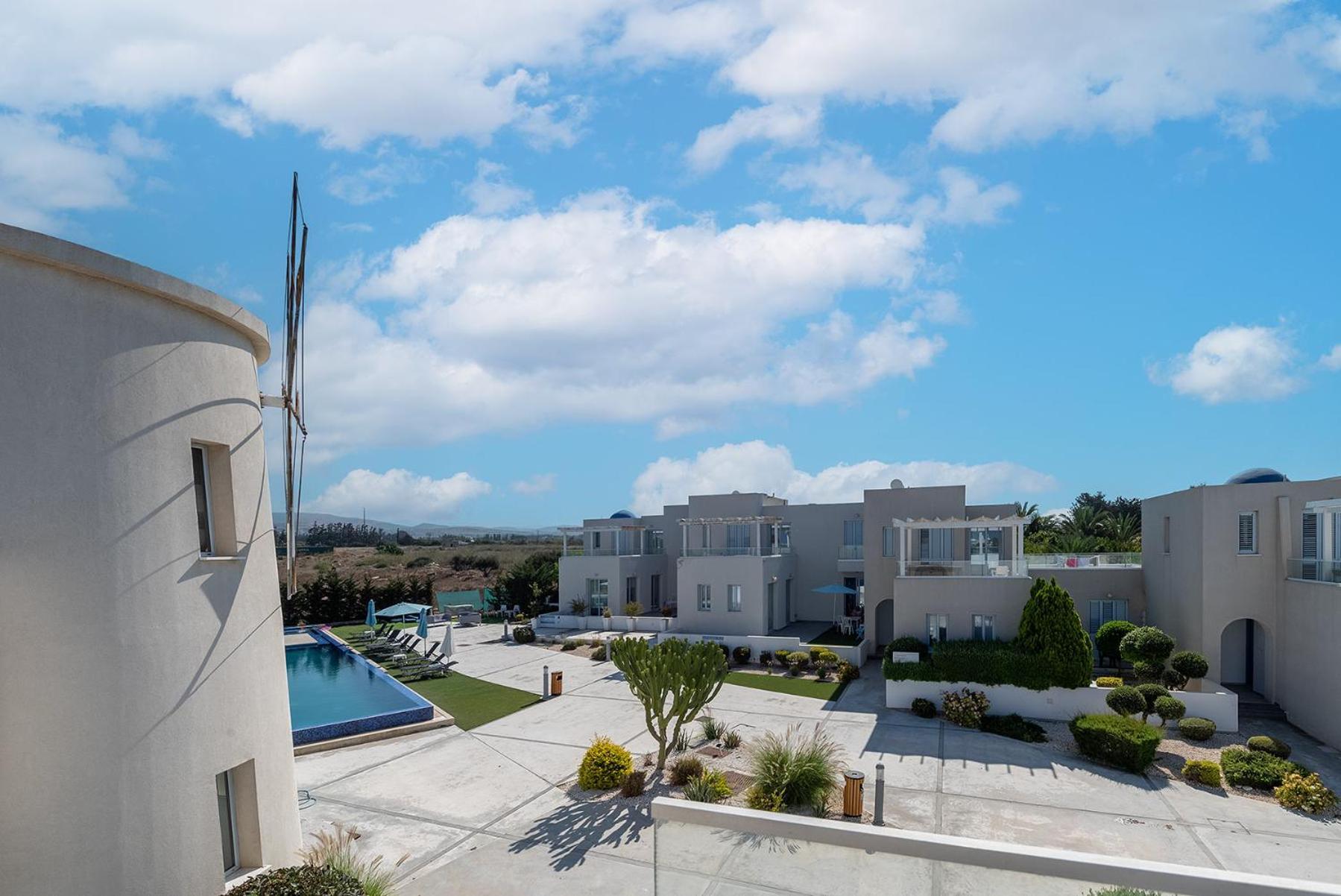 Blue Diamond Beach Villas Пафос Экстерьер фото
