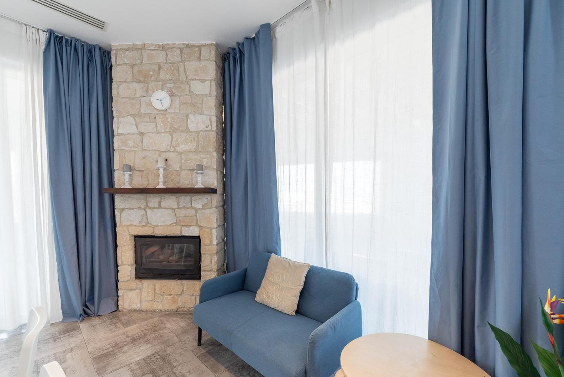 Blue Diamond Beach Villas Пафос Экстерьер фото