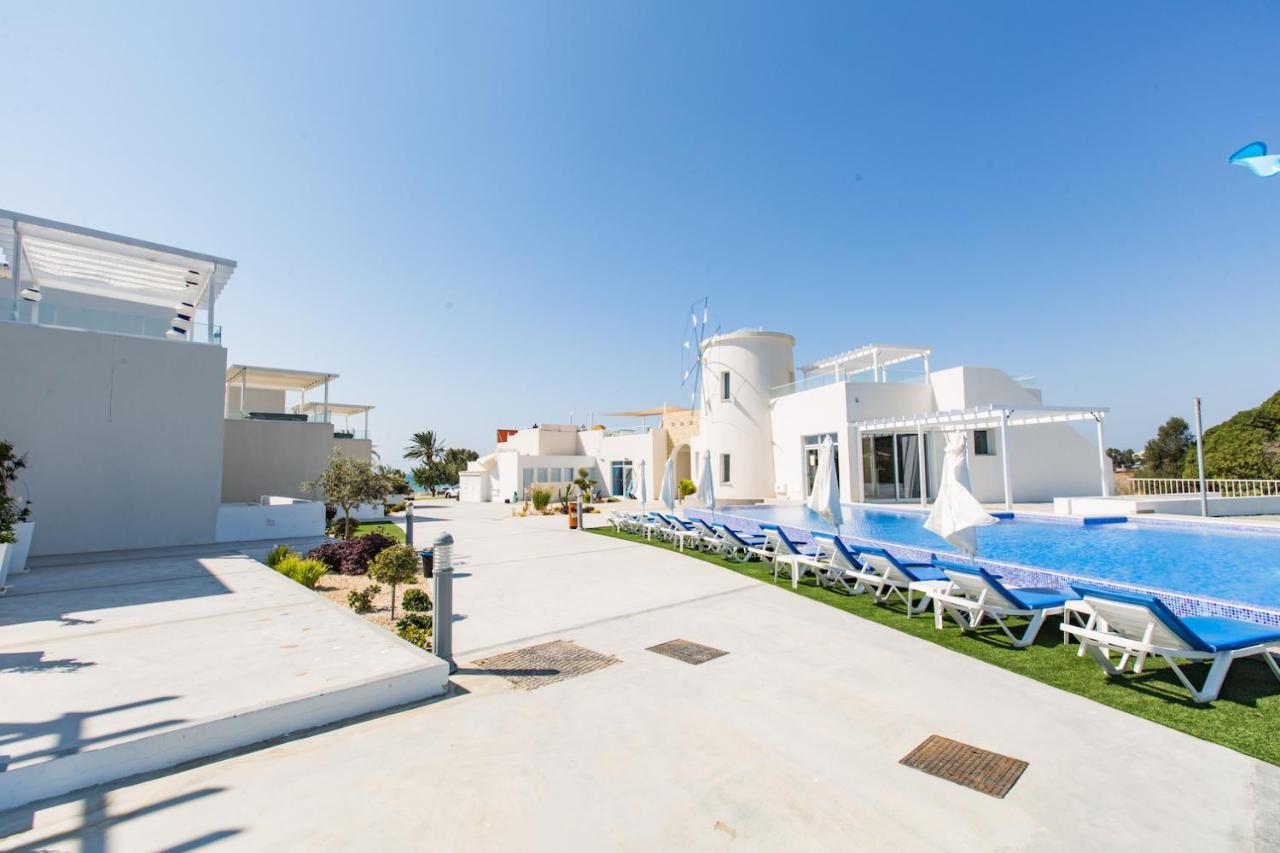Blue Diamond Beach Villas Пафос Экстерьер фото