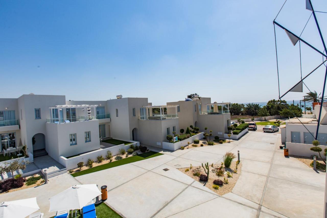 Blue Diamond Beach Villas Пафос Экстерьер фото